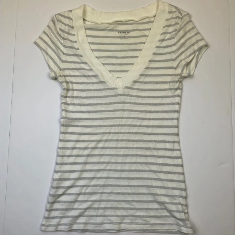 Women’s Express V-Neck